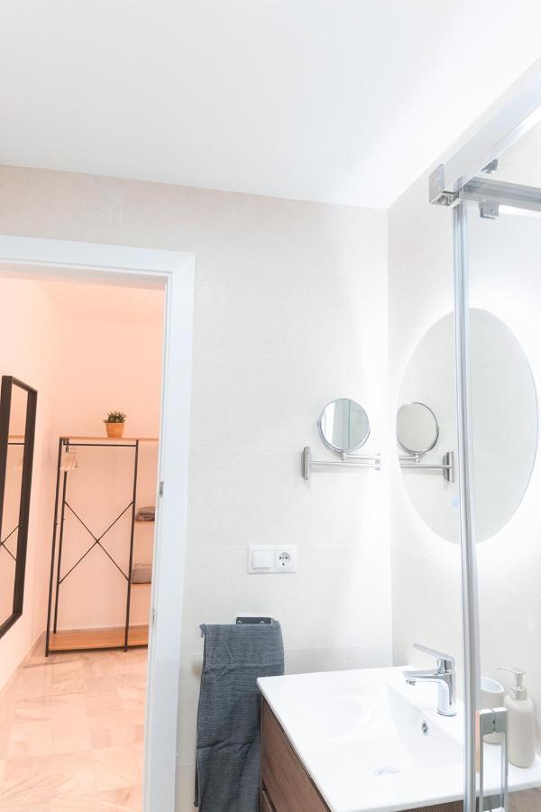 Downtown Apartment 3 Bedrooms 2 Bathrooms Wifi Sevilla Bagian luar foto